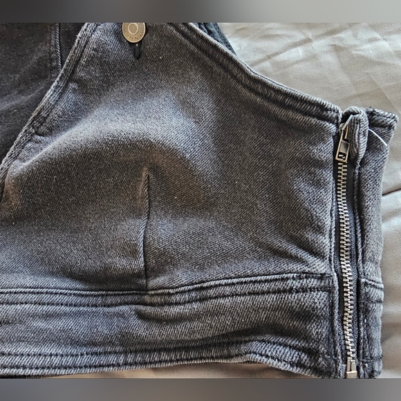 Wild Fable Women's Cropped Denim Vest.  New, with and without tags. - Picture 3 of 4